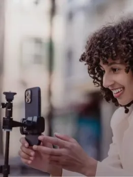 Business Opportunities in Social Media Influencer Online influencer They market products to the audience. They share engaging content to sell the product or service. Facebook seller They sell on social media and make money. Social media writer Brands use their headlines and captions to attract customers. Social media advertising expert They demonstrate product use on social media. Social media advisor Consulting businesses on social media strategy to make money. They tutor people in social media use. Social media designer To draw attention to the brand, they design stunning visuals. Social media photo editing They edit photos to make them unique and appealing. Ad maker Making brand-friendly video ads that attract customers. Content strategist They write engaging and informative content about the brand's products and services to raise awareness.