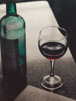 Business Opportunities in Beer, Wine, and Liquor Liquor store Beer, wine and spirits businesses Liquor shop If you find the right spot, this traditional business can be profitable. Wine bar. Wine bars attract friends and enthusiasts. distribute beer Start a beer distributorship if you love beer and have many contacts. Liquor franchise This is a good option if you're unsure how to open a liquor store or want a well-known brand's support. Deliver wine. This is a great way to reach customers without time to visit the liquor store. Online wine sales E-commerce makes wine sales easier. Wine tasting. Wine tastings increase sales. Wine experts advise customers. Wine blog. Wine blogs promote and educate. Wine book. Wine books boost sales and knowledge.