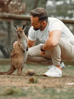 Career opportunities in Animal nutritionist In-house animal nutritionists help pet food companies make products for various breeds and species. Zoo Dietician Improve animal welfare and health with zoo