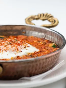 Business opportunities in Food delivery service. Food delivery opportunities Corporate Catering Free employee lunches cost millions. Food delivery company ideas work with good customers. Grocery Delivery Startup Food and groceries can be provided. Every family needs groceries, making it a viable courier company idea. Nutritionist-led food delivery app Diets are improving. Profit while making society healthier and tastier. Bakery delivery app Even though local bakeries offer the same service, if your technology is better, you can beat them and lead the market. Frozen food delivery app Frozen food has benefits. People prefer frozen meals because food is available year-round. Packed Lunch Delivery Business Ideas Another business idea is food delivery. Meal Kit Delivery Ideas Meals-to-go satisfy hunger. Such ideas can help a meal delivery service make money. Fruit Delivery Ideas Food delivery businesses can diversify the fruit market. Food Delivery Home-cooked meals are another great food 