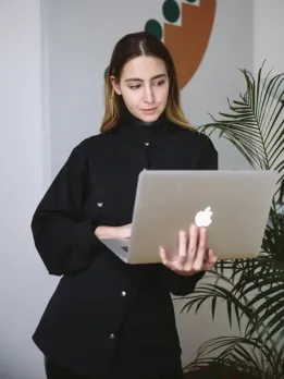 10 Ways to Make Money Online as a Virtual Assistant. Customer Loyalty Deliver high-quality work to build client relationships. Give Great Service Provide excellent service to retain and attract customers. Work with VAs Partner with other virtual assistants to expand your services. Specialise Packages Consider offering niche or industry-specific bundles. Strong Online Presence Insightful blog posts, articles, and social media content will establish your virtual assistant authority. Referrals and Networking Attend virtual conferences, professional communities, and industry forums to network. Freelance Platforms Find clients on Upwork, Freelancer, or Fiverr. Professionalise Your Website To attract customers, you need a well-designed website. Learn More Your skills must evolve with the digital world. Identify a niche to become a virtual assistant.