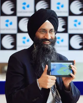 Suneet with device