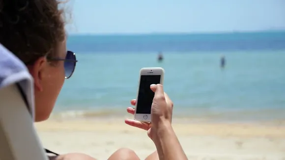 Mobile data roaming revenues