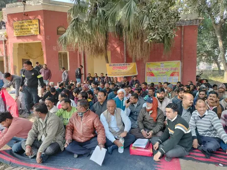 Electricity contract workers protesting in the Superintendent Engineer's office 