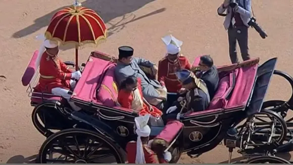 बग्गी पर सवार राष्ट्रपति