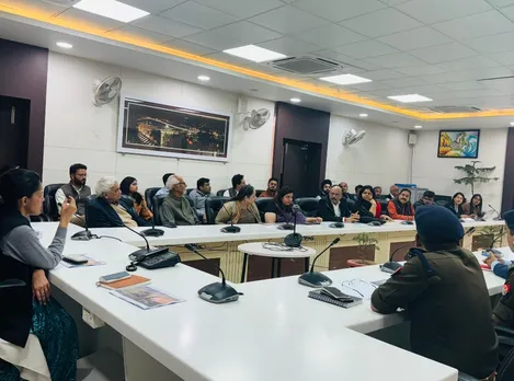 हेरिटेज जोन को लेकर बैठक करती मंडलायुक्त