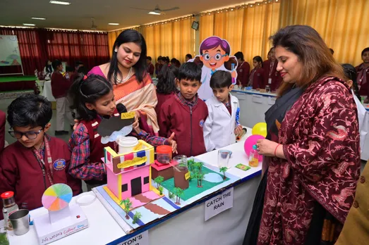 स्कूल में साइंस प्रदर्शनी 