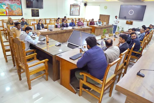 सीडीओ ने की बैंकर्स के साथ बैठक 