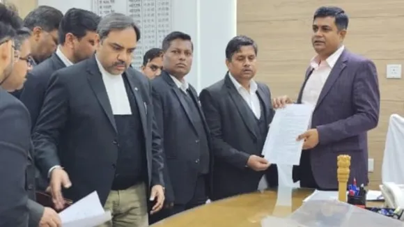 अधिवक्ताओं ने दिया ज्ञापन