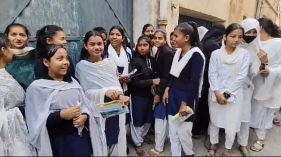 ििकिकि