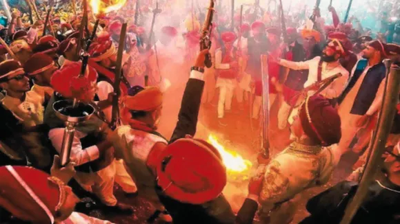 menar holi