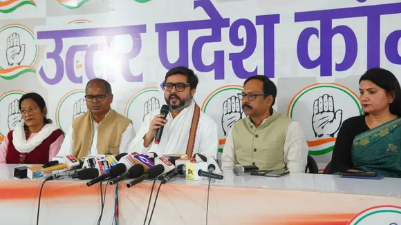 कांग्रेस कार्यालय पर प्रेस कांफ्रेंस करते तनुज पुनिया 