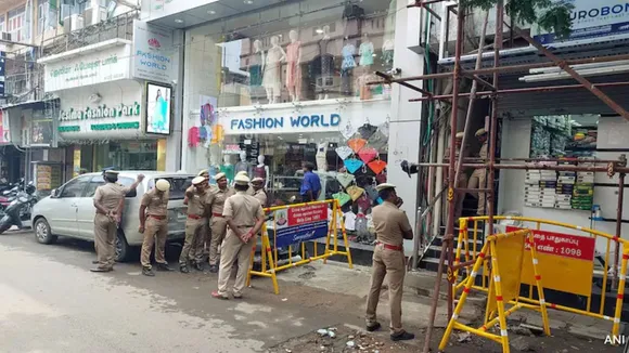 डॉक्टर ने पत्नी और 2 बेटों के साथ की आत्महत्या