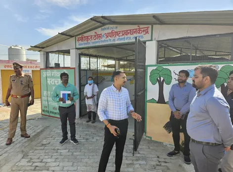 निरीक्षण करते लखनऊ जिलाधिकारी 