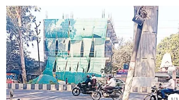 अवैध निर्माण का आरोप 