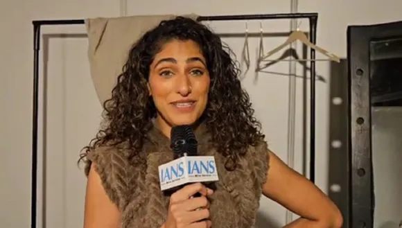 actress kubra sait