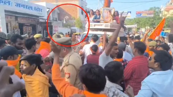 रामनवमी शोभायात्रा में माहौल बि‍गडने से बचा।