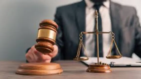 court order, Lawyer shirt button open got 6 months imprisonment