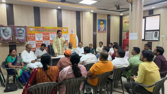  बैठक को संबोधित करते भाजपा उत्तर के जिलाध्यक्ष अनिल दीक्षित।
