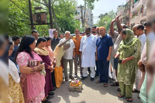 Ghaziabad: शालीमार गार्डन वार्ड 78 में नवनिर्मित सड़क का भव्य उद्घाटन