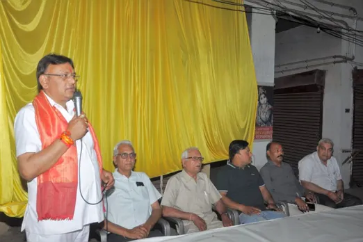 गाजियाबाद में ब्राह्मण महासभा ने किया अनुराग कश्यप के बयान का विरोध