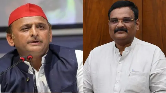 अखिलेश यादव और पूर्व बीजेपी सांसद सुब्रत पाठक