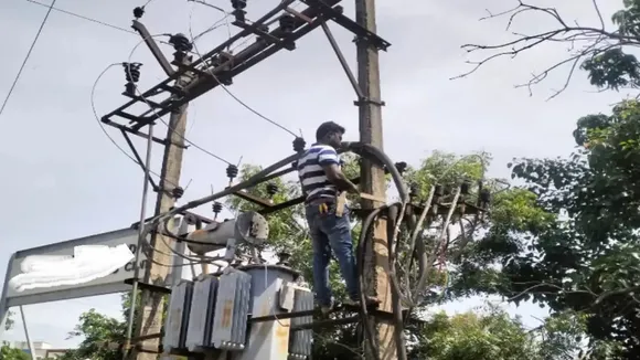 seven hours power cut 10 areas Lucknow