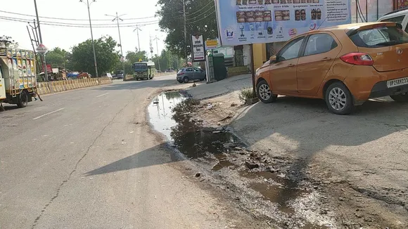 गंदे पानी मे पनपते  मच्छर