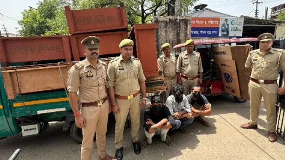 दिल्ली नोएडा बार्डर की दुकानों से प्लाईवुड चोरी करने वाले तीन गिरफ्तार 
