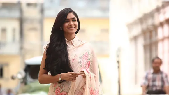 Saree, meunal thakur