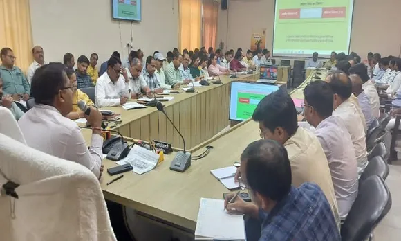 कलेक्ट्रेट सभागार में एक अहम बैठक 