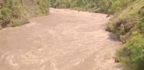  पानी की आस में सूख रहे थे 'आंसू', अचानक कैसे आई झेलम में बाढ़ ! पाक ने कहा भारत की चाल