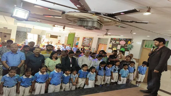  पहलगाम आतंकी हमले के विरोध में डोरेमोंस इंटरनेशनल स्कूल मोमबत्तियां जलाकर दी श्रद्धांजलि