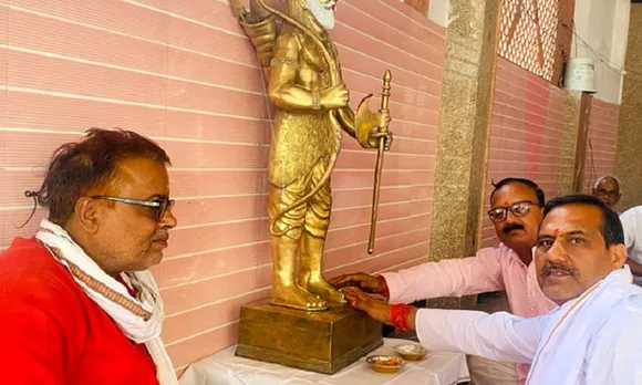 जलालाबाद ​स्थित जन्मस्थली पर भगवान परशुराम की पूजा अर्चना करते श्रद्धालु।