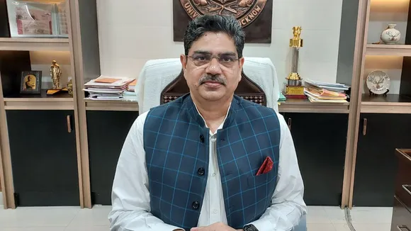एलयू के कुलपति आलोक राय 
