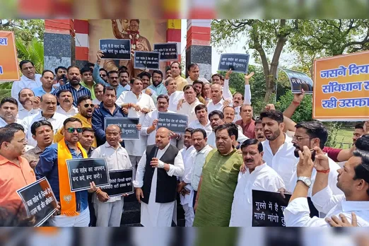 Ghaziabad: बाबा साहेब के अपमान पर भड़की भाजपा, अखिलेश यादव से सार्वजनिक माफ़ी की मांग