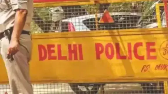 Youth jumps Delhi Police vehicle family accuses death