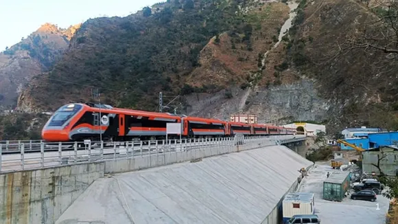 वंदे भारत स्लीपर ट्रेन नई दिल्ली से पुणे