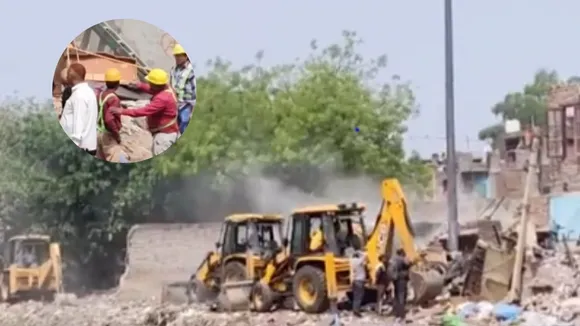 Bulldozer action on illegal construction in Taimur Nagar, court had ordered the action