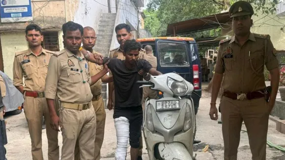 पुलिस की गिरफ्त में आया शातिर अपराधी गोपाल उर्फ टक्कल। 