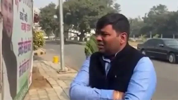 विधायक मुकेश रोशन की क्षतिग्रस्त कार