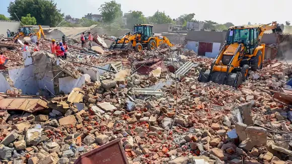 GUJRAT AHMEDABAD CHANDOLA BULLDOZER ACTION