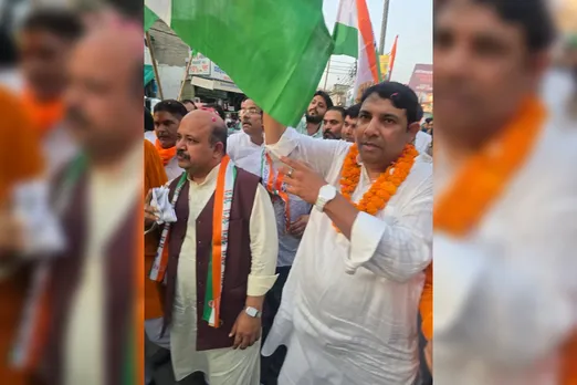 Ghaziabad: भारतीय सेना के शौर्य को सलाम, विजय नगर में निकली भारत शौर्य तिरंगा यात्रा