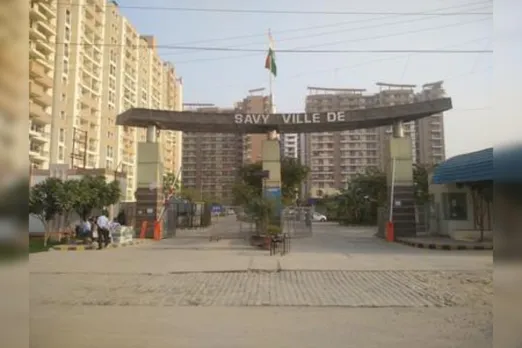 Ghaziabad: आरडब्ल्यूए चुनाव को लेकर सोसाइटी में बवाल! मारपीट, चेन लूट और गाड़ी तोड़ने का केस दर्ज