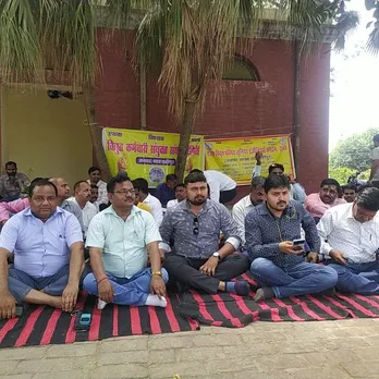 विद्युत अभियंताओं का निजीकरण के खिलाफ प्रदर्शन जारी