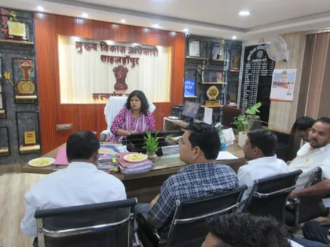  सूर्य घर मुफ्त बिजली योजना की समीक्षा बैठक 