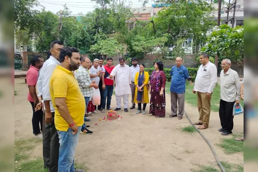Ghaziabad: शालीमार गार्डन वार्ड 78 विस्तार प्रथम में पार्क नवीनीकरण कार्य का हुआ शुभारंभ