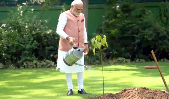 दिल्ली में पीएम मोदी, सिंदूर पौधारोपण | यंग भारत