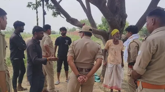 पेड़ से संदिग्ध अवस्था में लटकता मिला युवक का शव