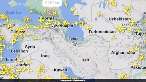 Israel की Iran पर हमले के बाद हवाई क्षेत्र में हड़कंप, India ने जारी की यात्री एडवाइजरी | यंग भारत न्यूज